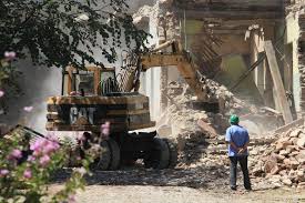 Gemlik’te Çürük Binaya Kontrollü Yıkım (Videolu Haber)