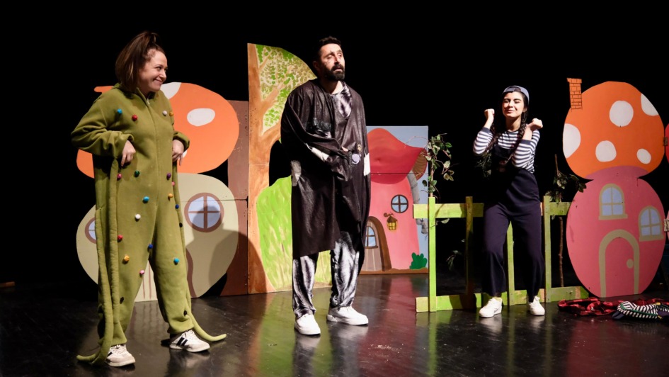 ALİŞ’İN MACERALARI YILDIRIMLI ÇOCUKLARLA BULUŞTU