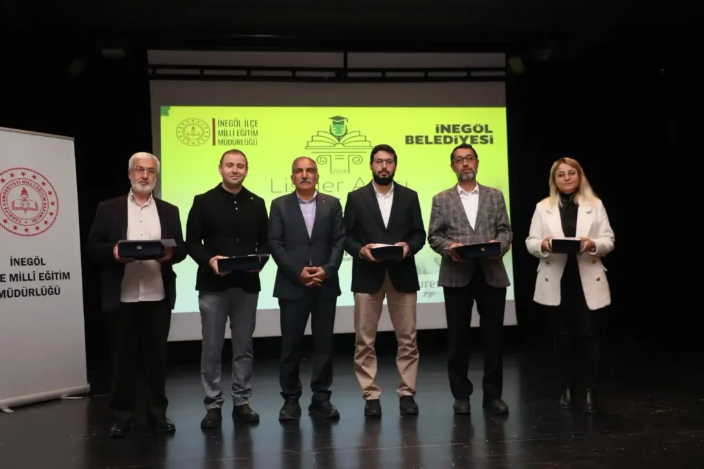 İnegöl’de Lise Öğrencileri Hitabet Yeteneğini Konuşturdu