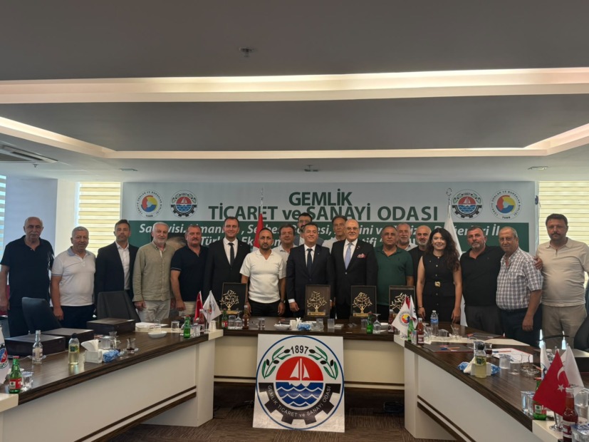 GTSO Meclis Üyelerine Teşekkür Plaketi