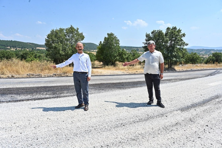 BÜYÜKŞEHİR HARMANCIK’TA DA YOLLARI YENİLİYOR