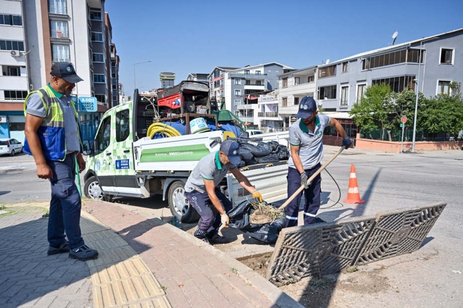 BÜYÜKŞEHİR’DEN ALTYAPIYA BAHAR TEMİZLİĞİ