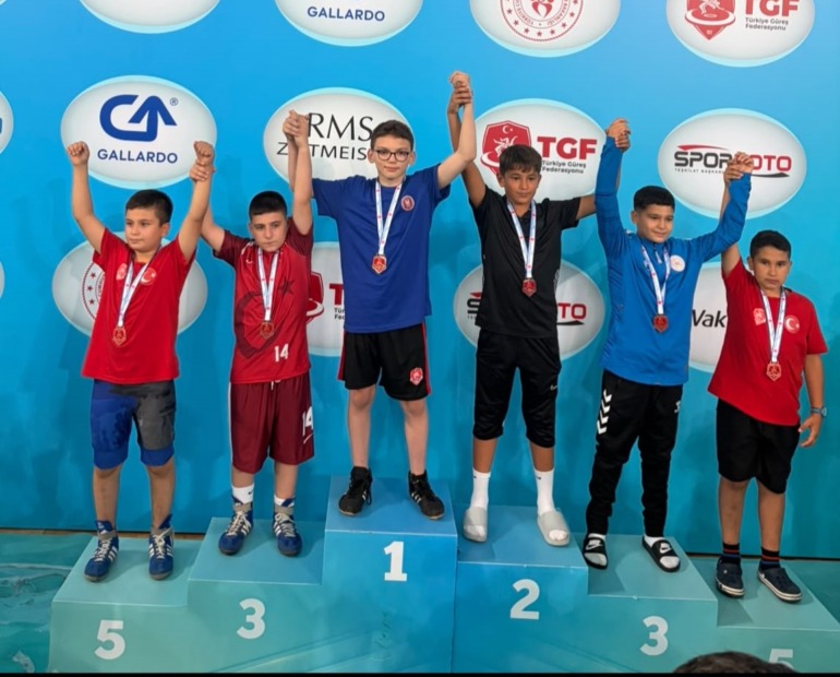Türkiye Güreş Şampiyonası’nda Osmangazi Belediyespor Rüzgarı Esti