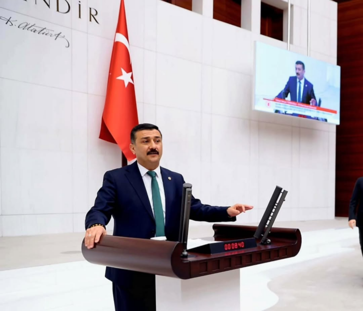 SELÇUK TÜRKOĞLU; “OKULLAR, İKTİDAR SİYASETİNİN KÜRSÜSÜ DEĞİLDİR!”